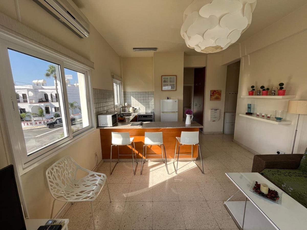 Themis Apartments Larnaca Exterior photo